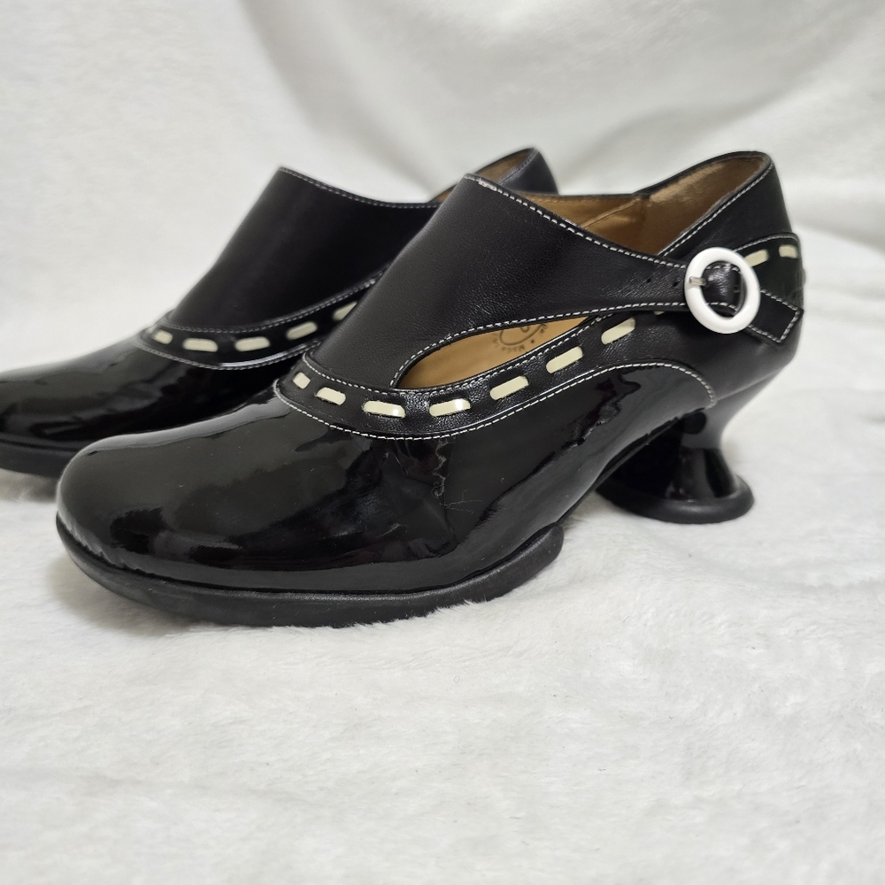 John Fluevog Black Patent and Cream Accent Heels